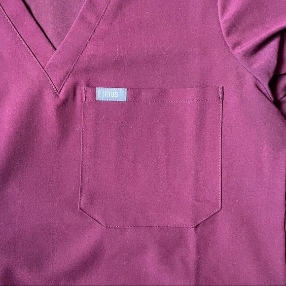 Figs XXS burgundy Catarina One Pocket Scrub Top - Picture 4 of 4
